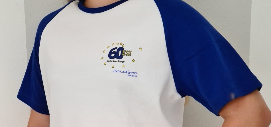 * RÉDUIT * T-shirt des 60 ans de l’école (école primaire)